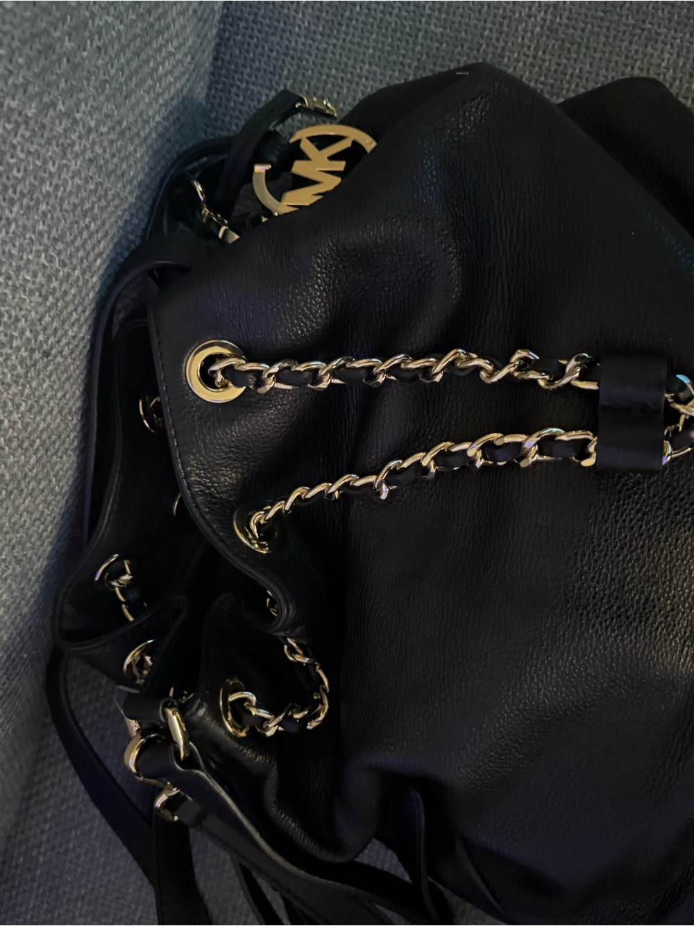 Michael Kors Black Leather Shoulder Bag with Gold Chain Straps - Picture 3 of 5